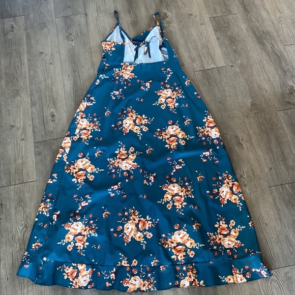 Flower Dress - size L & size M - Picture 3 of 14